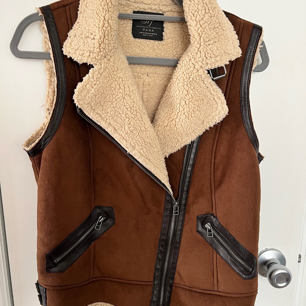 ZARA Brown Shearling Vest with Zipper leather detailing  Trf Collection Size S